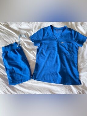 Figs Technical Collection V-Neck Scrub Set in Royal Blue